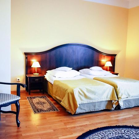 Hotel Zamek Krolewski W Rydzynie Rydzyna ภายนอก รูปภาพ