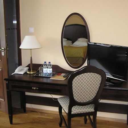 Hotel Zamek Krolewski W Rydzynie Rydzyna ภายนอก รูปภาพ