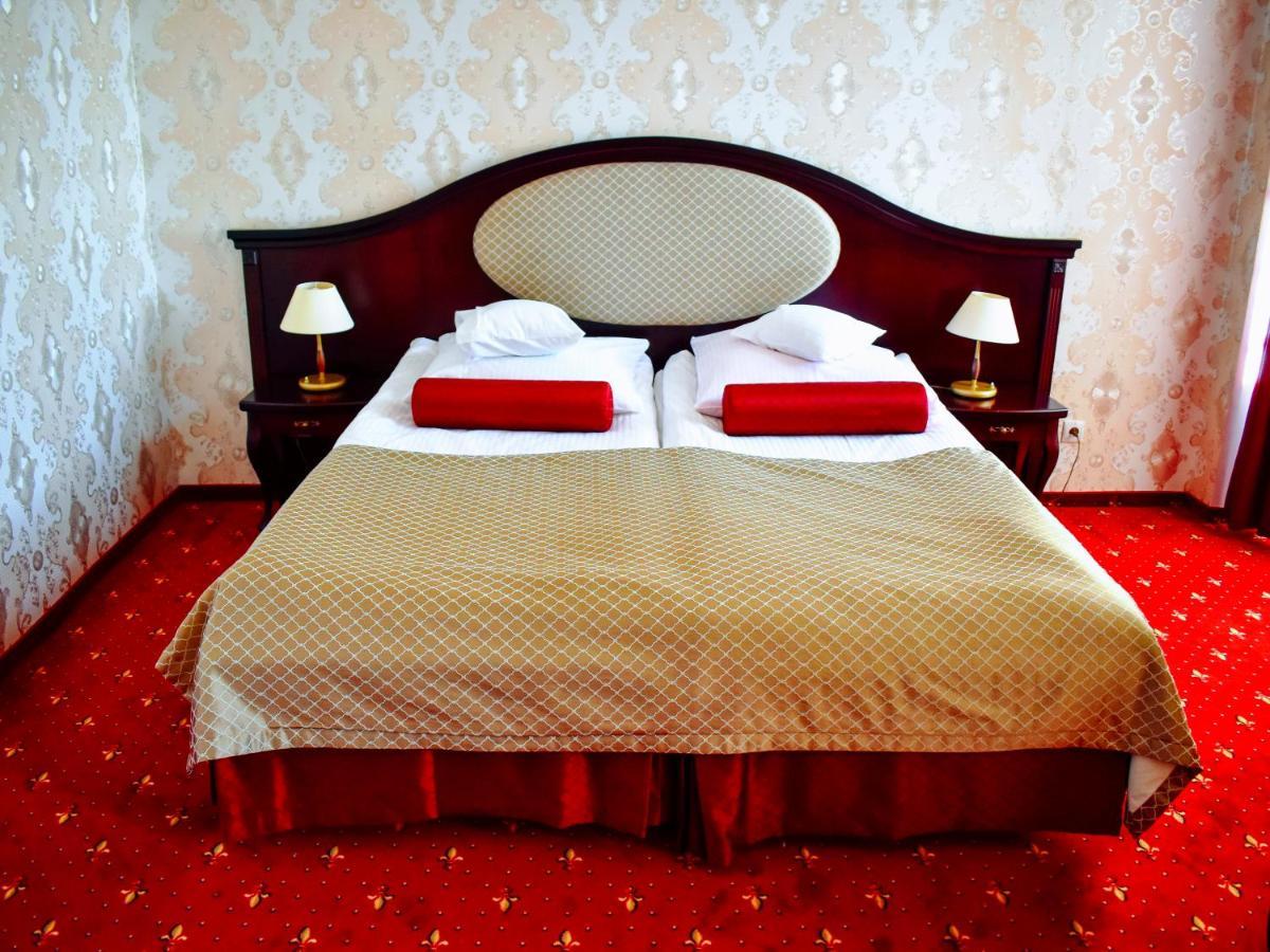 Hotel Zamek Krolewski W Rydzynie Rydzyna ภายนอก รูปภาพ
