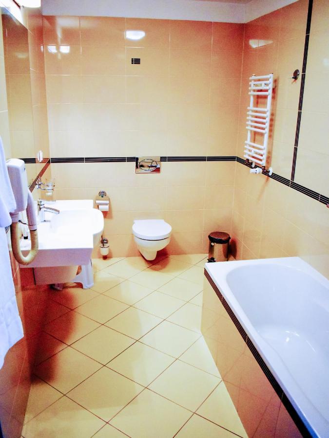 Hotel Zamek Krolewski W Rydzynie Rydzyna ภายนอก รูปภาพ