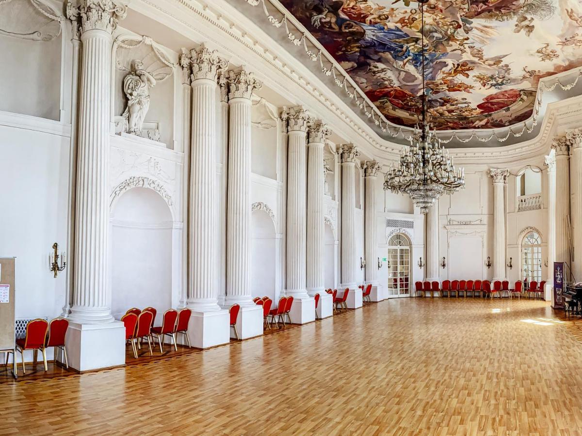 Hotel Zamek Krolewski W Rydzynie Rydzyna ภายนอก รูปภาพ