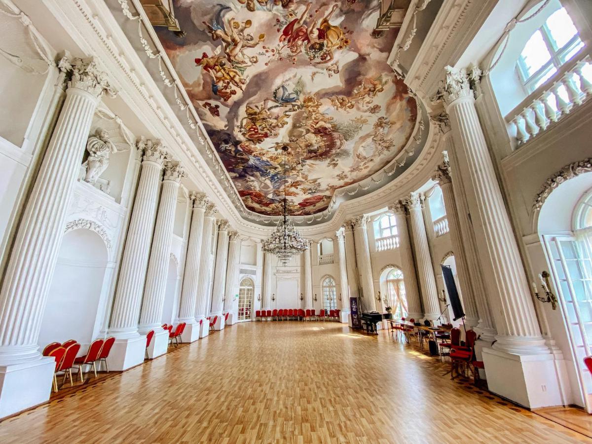 Hotel Zamek Krolewski W Rydzynie Rydzyna ภายนอก รูปภาพ