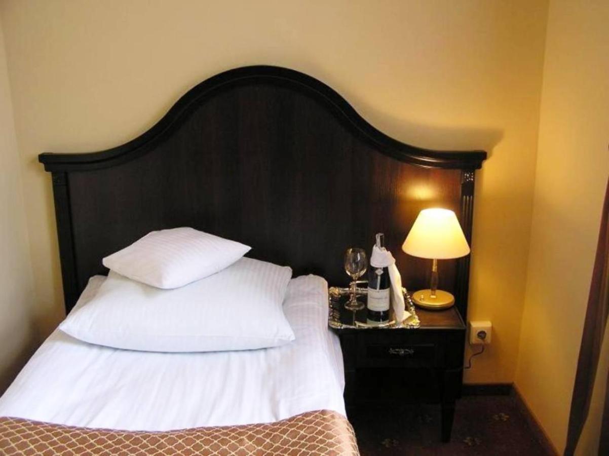 Hotel Zamek Krolewski W Rydzynie Rydzyna ภายนอก รูปภาพ