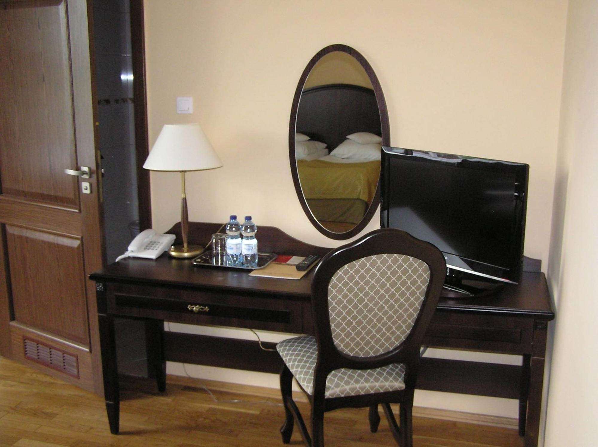 Hotel Zamek Krolewski W Rydzynie Rydzyna ภายนอก รูปภาพ