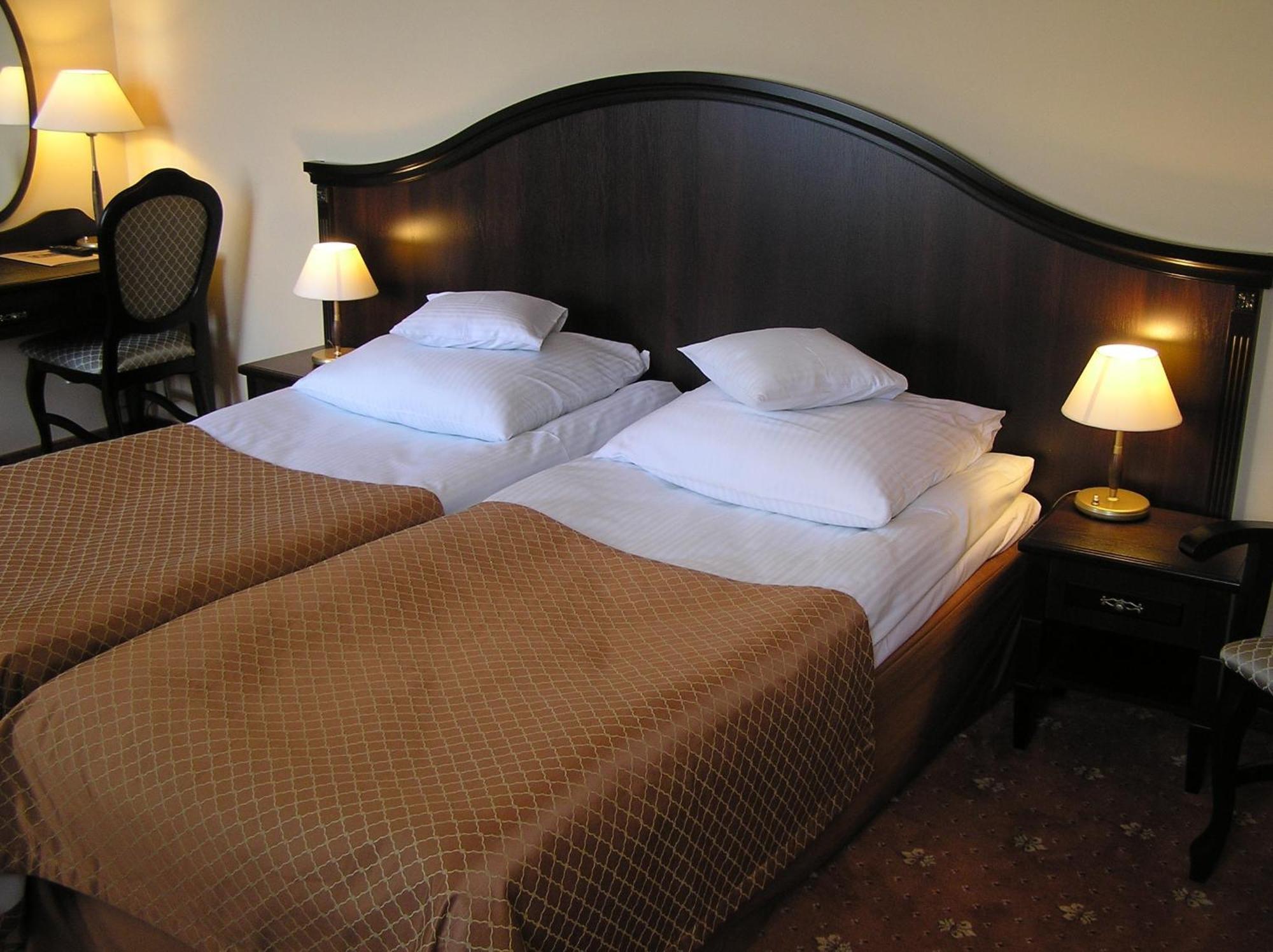 Hotel Zamek Krolewski W Rydzynie Rydzyna ภายนอก รูปภาพ