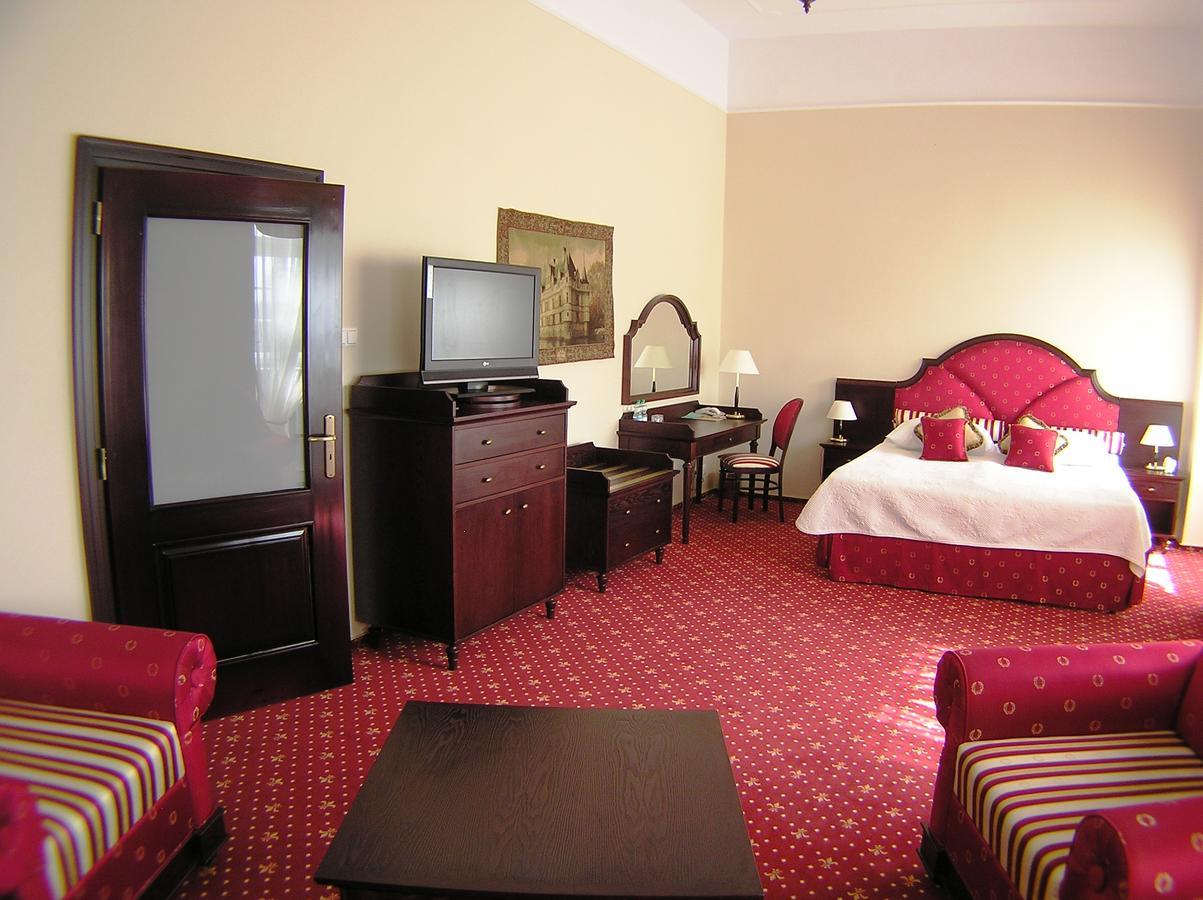 Hotel Zamek Krolewski W Rydzynie Rydzyna ภายนอก รูปภาพ